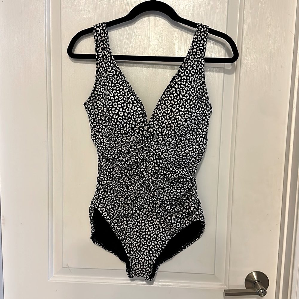 Contour by coco reef size 12 /36D